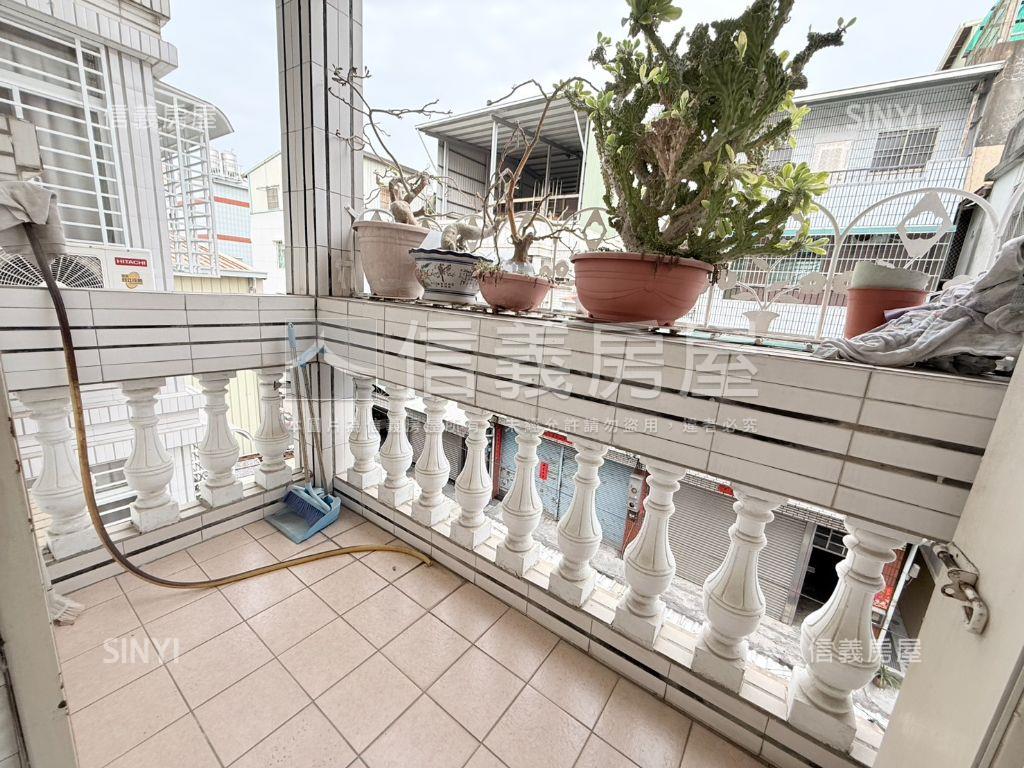 金鼎路旁活巷透天房屋室內格局與周邊環境