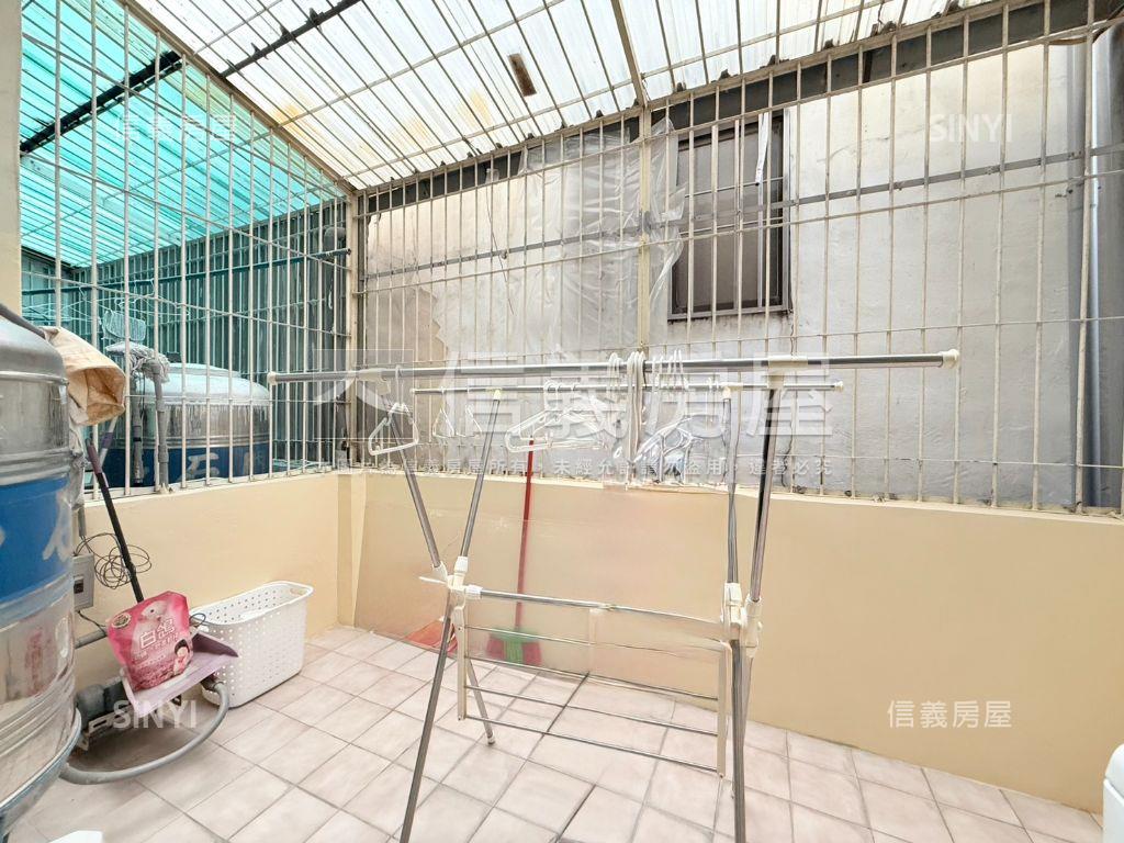 金鼎路旁活巷透天房屋室內格局與周邊環境