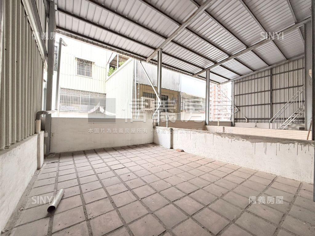 金鼎路旁活巷透天房屋室內格局與周邊環境