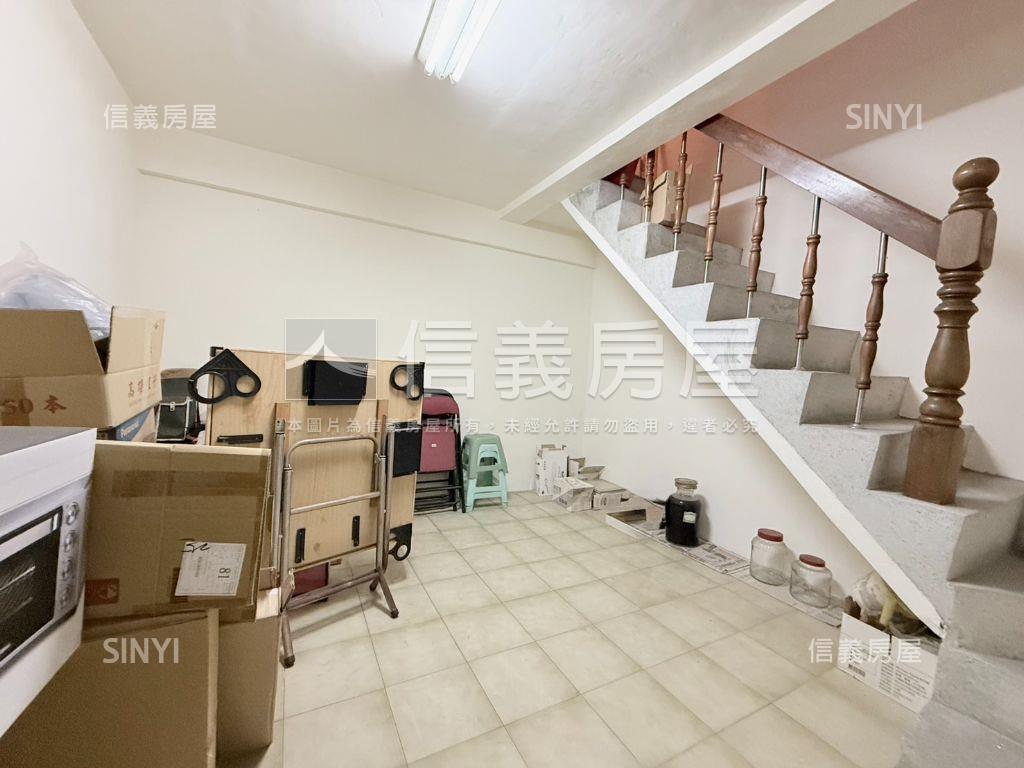 金鼎路旁活巷透天房屋室內格局與周邊環境