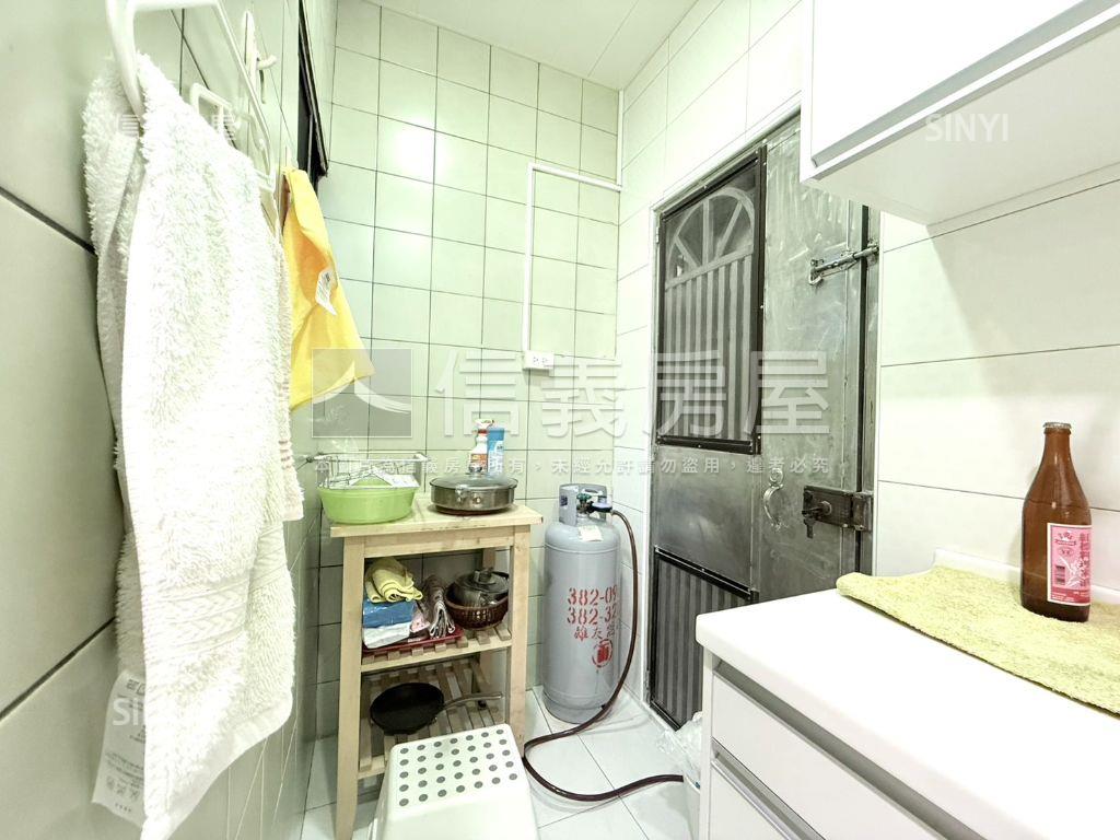 金鼎路旁活巷透天房屋室內格局與周邊環境