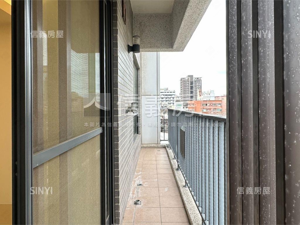 近大遠百兩房有車位房屋室內格局與周邊環境