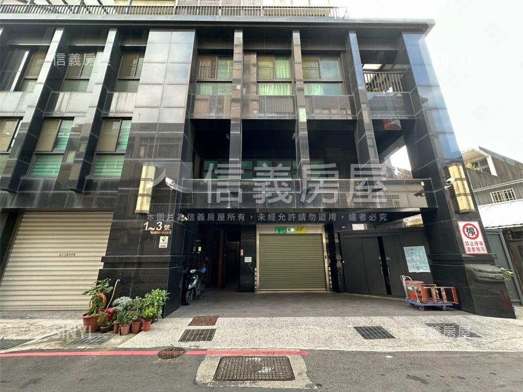 近大遠百兩房有車位房屋室內格局與周邊環境