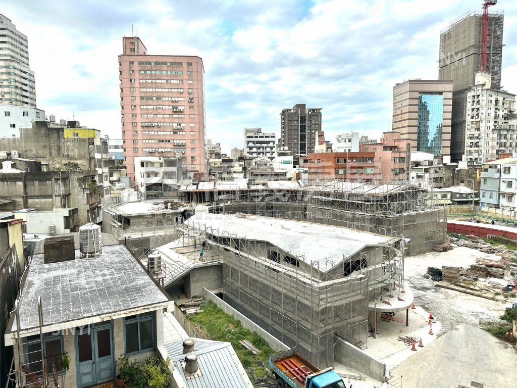 近大遠百兩房有車位房屋室內格局與周邊環境