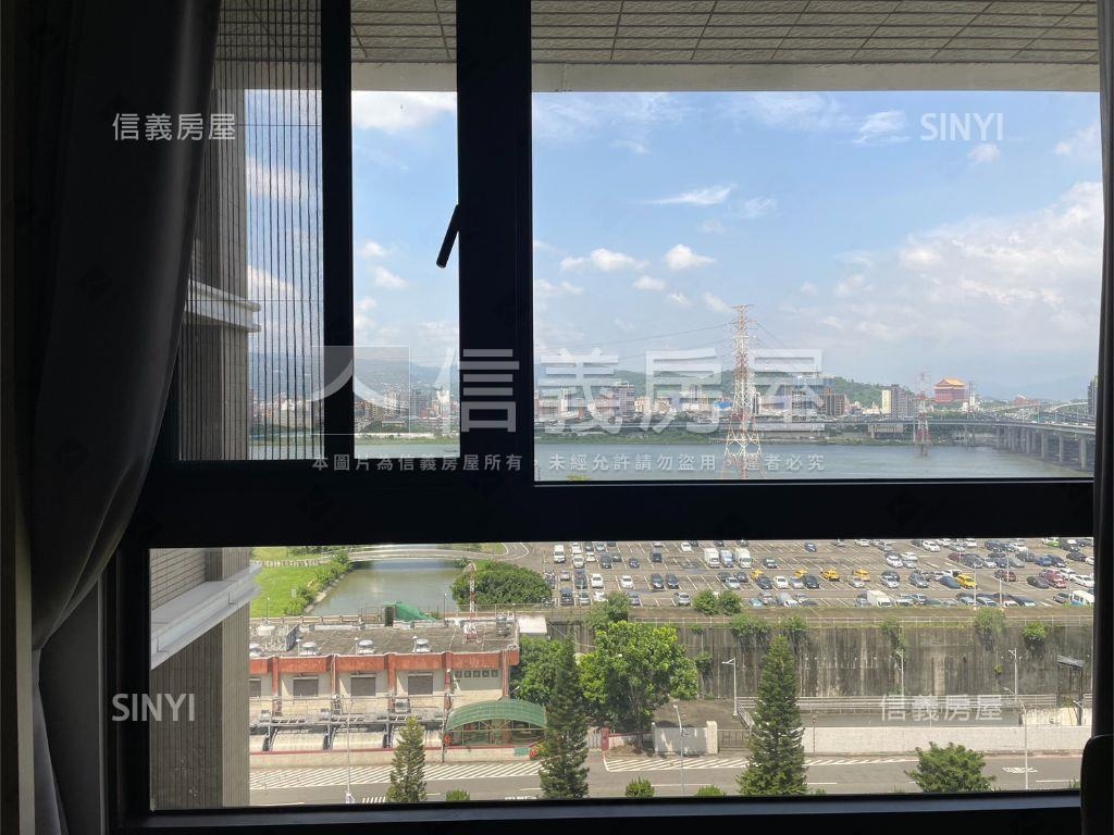 鐵專河景第一排房屋室內格局與周邊環境