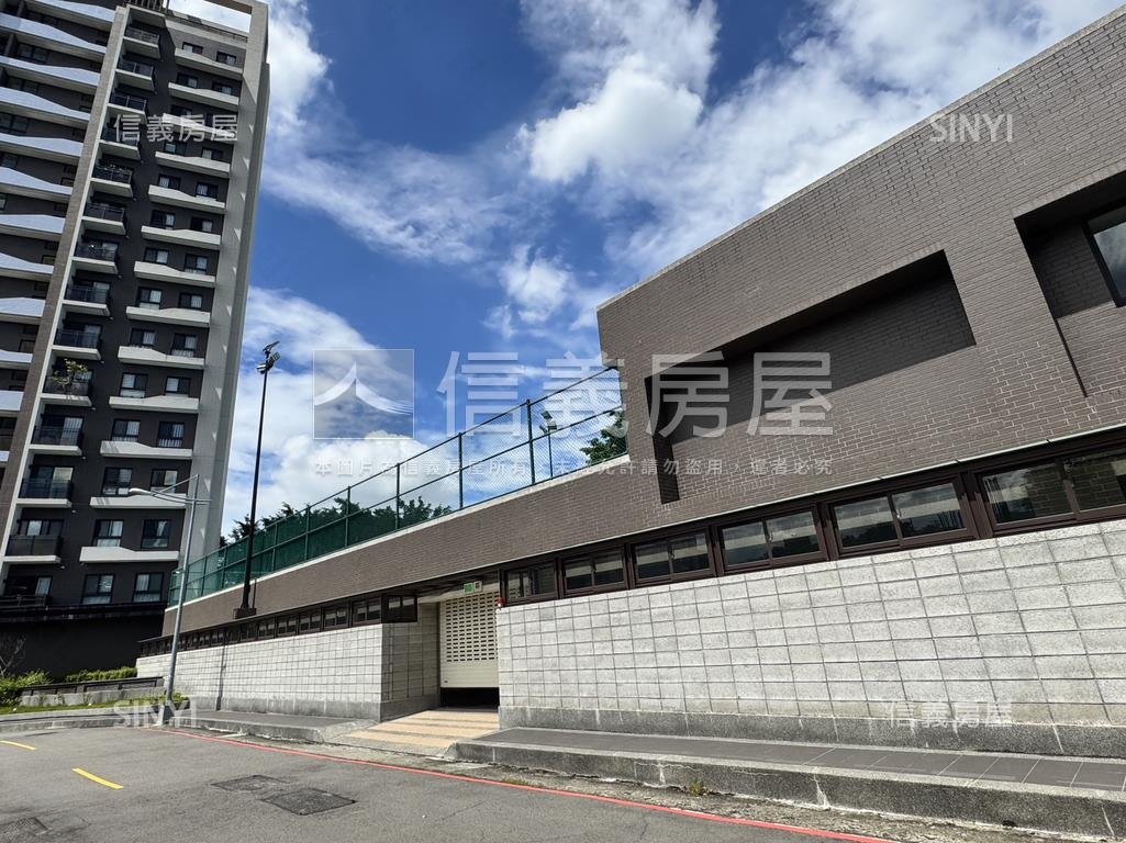 漾世紀兩房平車視野戶房屋室內格局與周邊環境