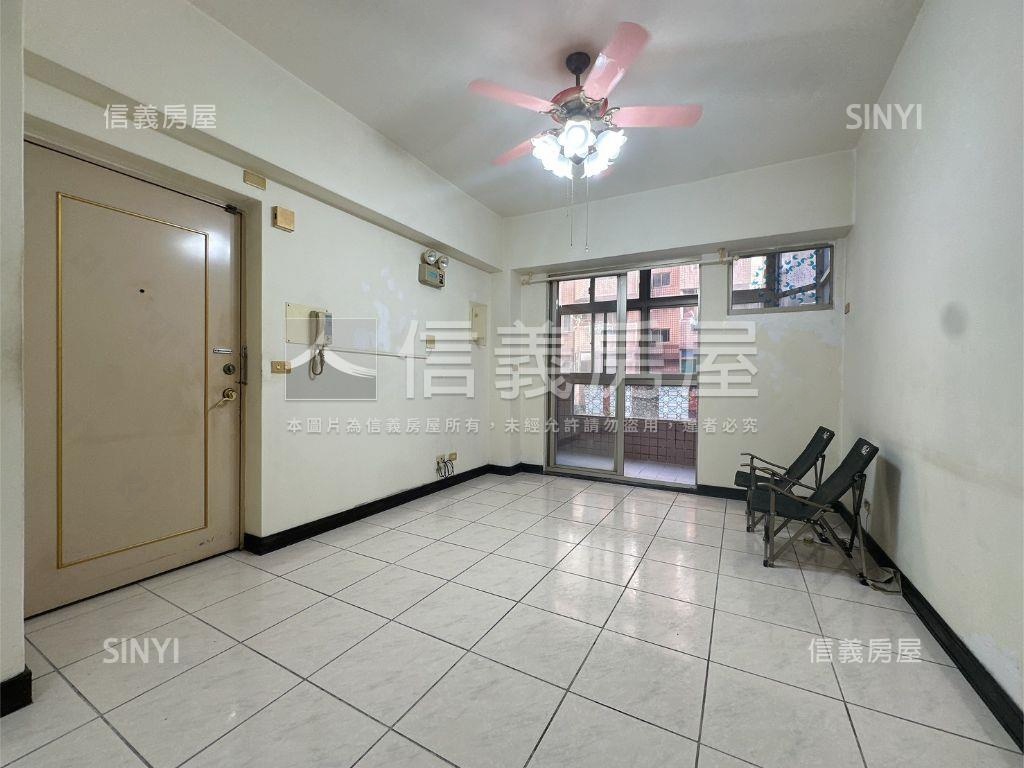 冠倫台北三房平面車位房屋室內格局與周邊環境