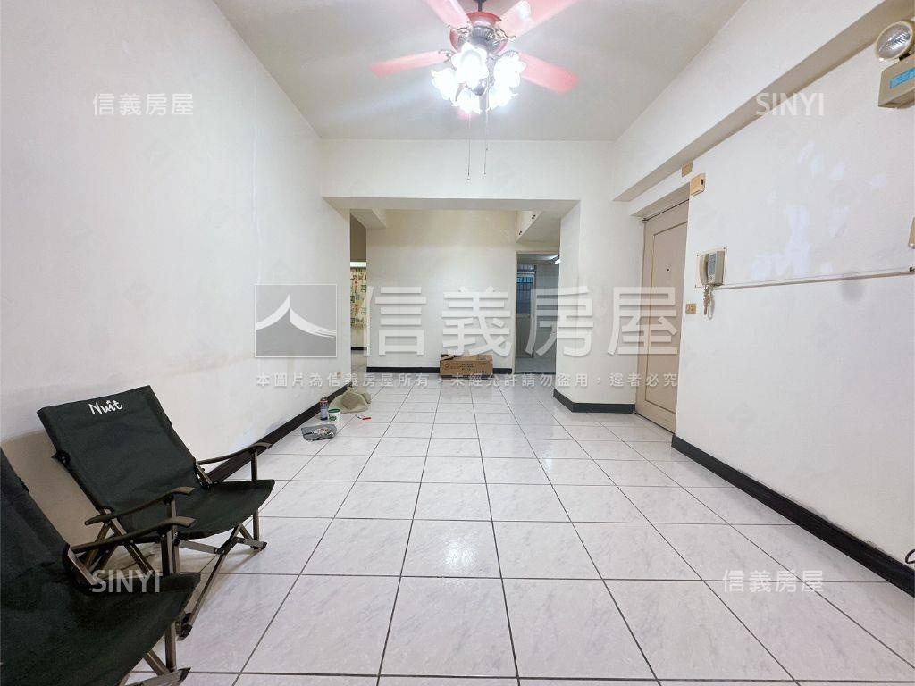 冠倫台北三房平面車位房屋室內格局與周邊環境