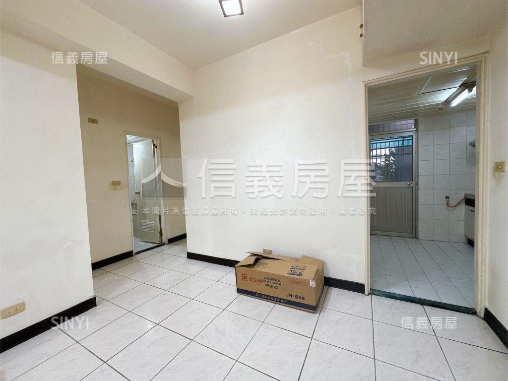 冠倫台北三房平面車位房屋室內格局與周邊環境