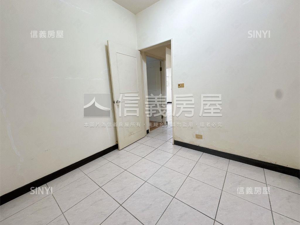 冠倫台北三房平面車位房屋室內格局與周邊環境