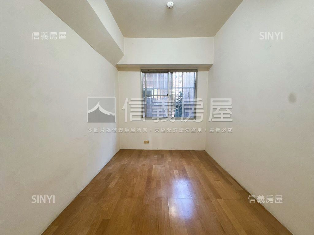 冠倫台北三房平面車位房屋室內格局與周邊環境