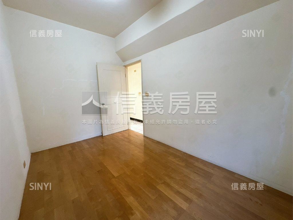 冠倫台北三房平面車位房屋室內格局與周邊環境