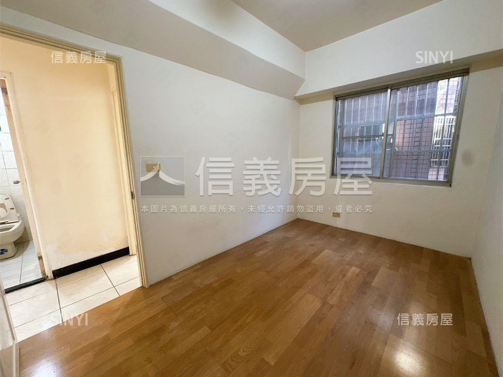 冠倫台北三房平面車位房屋室內格局與周邊環境