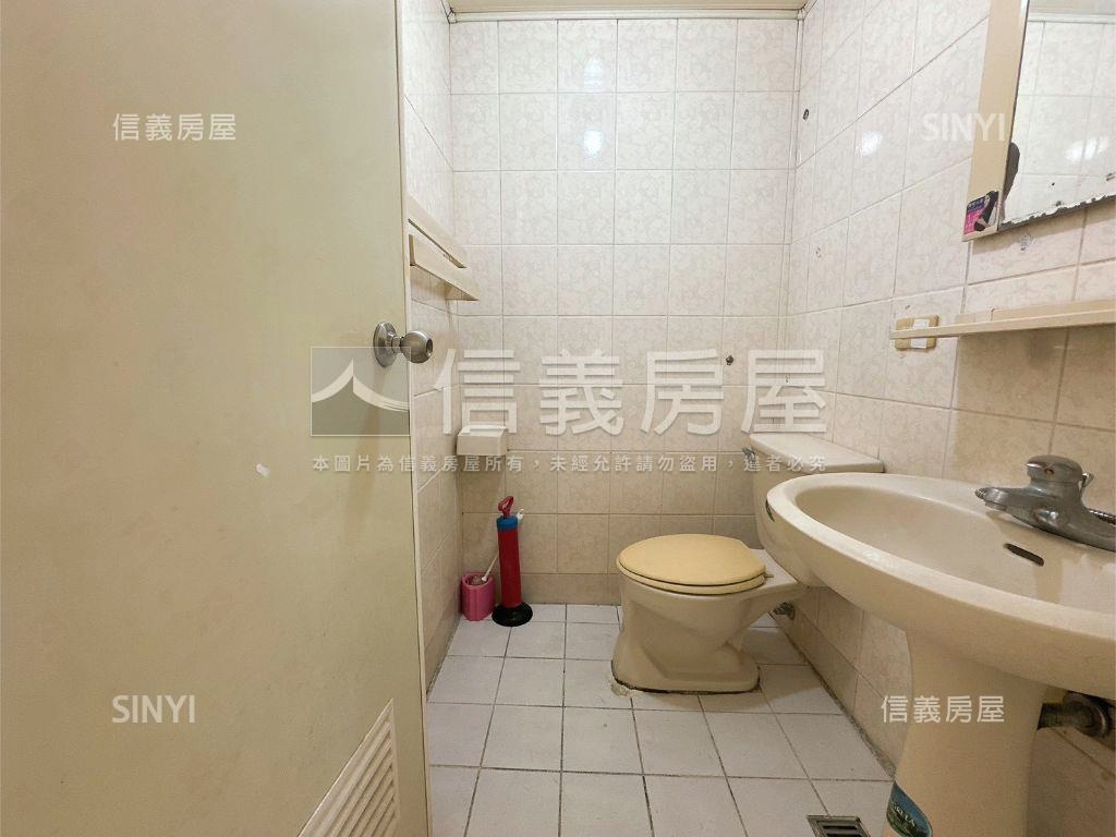 冠倫台北三房平面車位房屋室內格局與周邊環境