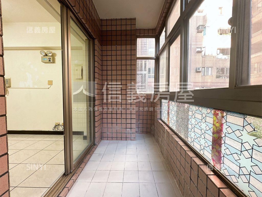 冠倫台北三房平面車位房屋室內格局與周邊環境