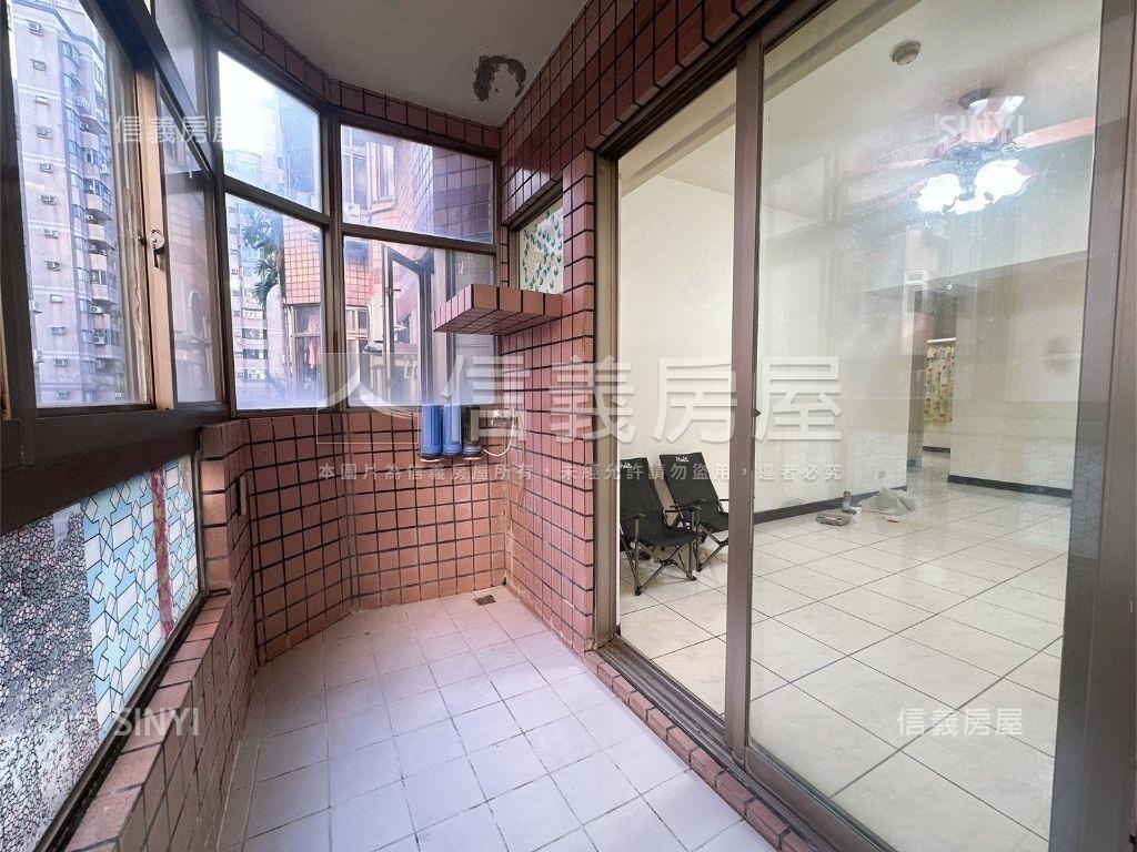 冠倫台北三房平面車位房屋室內格局與周邊環境