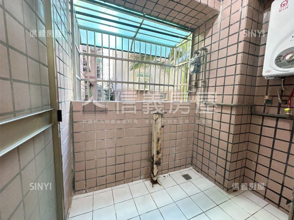 冠倫台北三房平面車位房屋室內格局與周邊環境