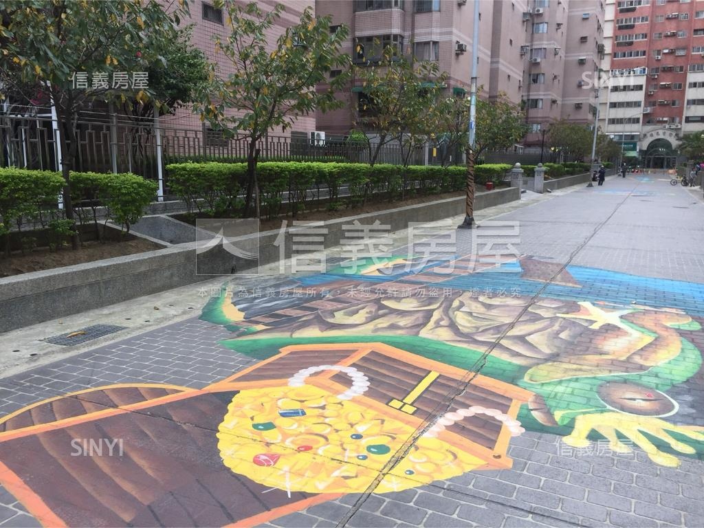 冠倫台北三房平面車位房屋室內格局與周邊環境