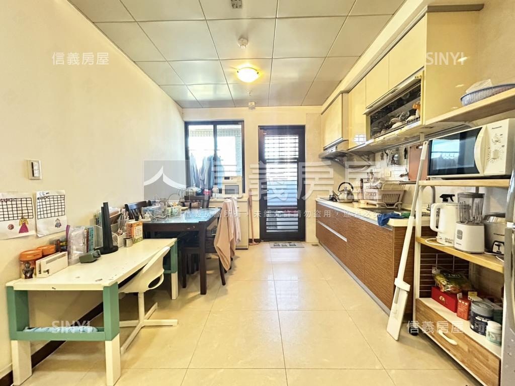 近迴龍站稀有釋出超級遠景房屋室內格局與周邊環境