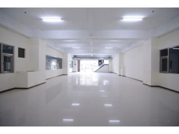 近巨蛋商場店霸１Ｆ