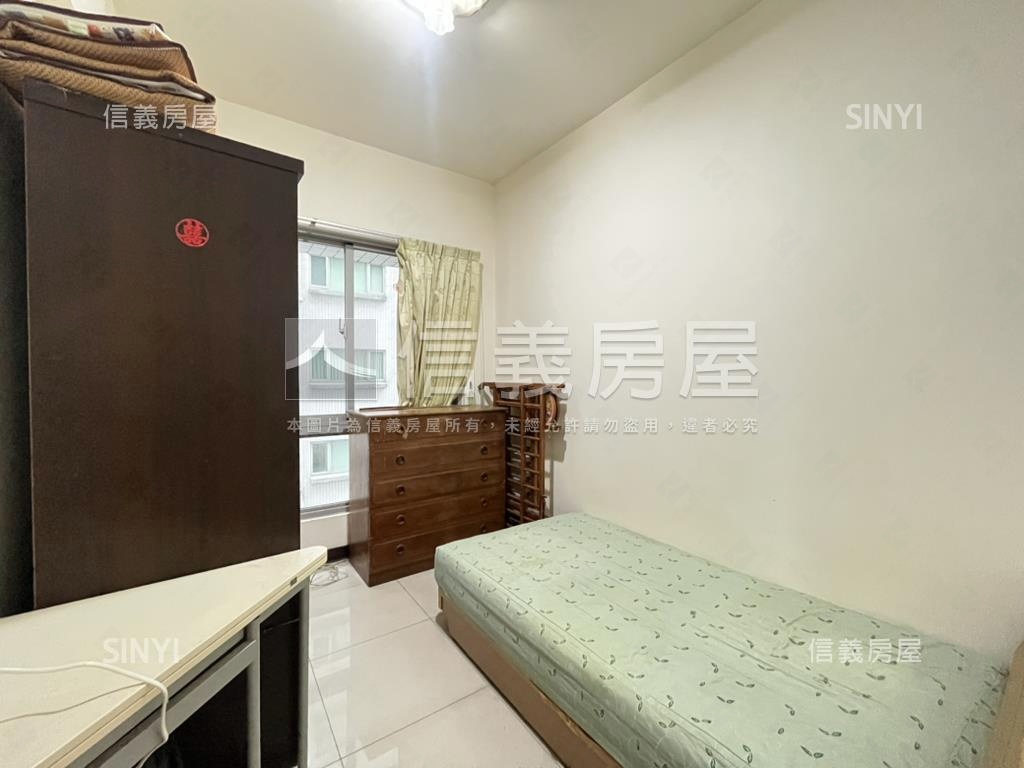 近捷運上荷紀邊間三房房屋室內格局與周邊環境