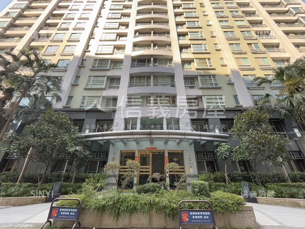 近捷運上荷紀邊間三房房屋室內格局與周邊環境