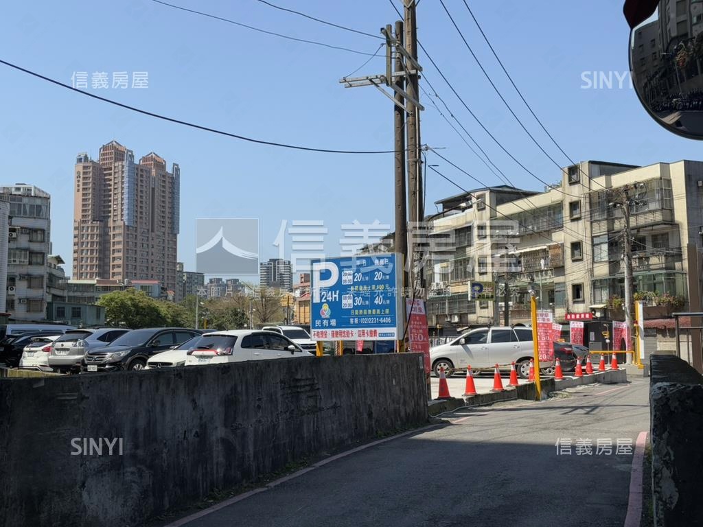 近捷運上荷紀邊間三房房屋室內格局與周邊環境