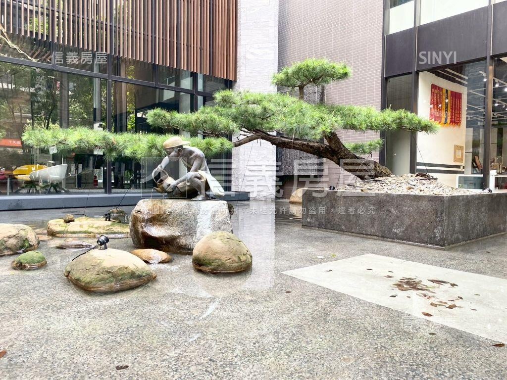 鉅虹曙光高樓層大三房平車房屋室內格局與周邊環境