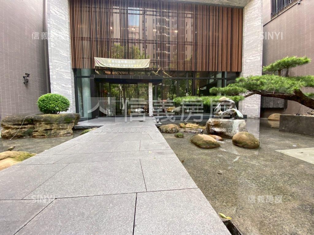 鉅虹曙光高樓層大三房平車房屋室內格局與周邊環境