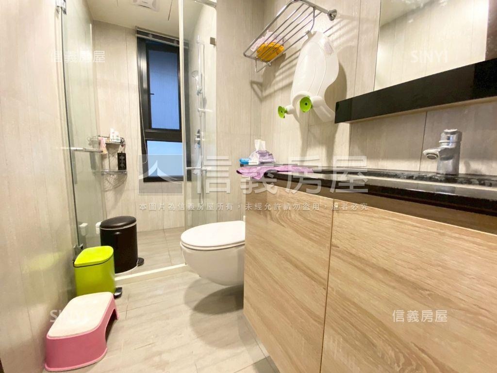 鉅虹曙光高樓層大三房平車房屋室內格局與周邊環境