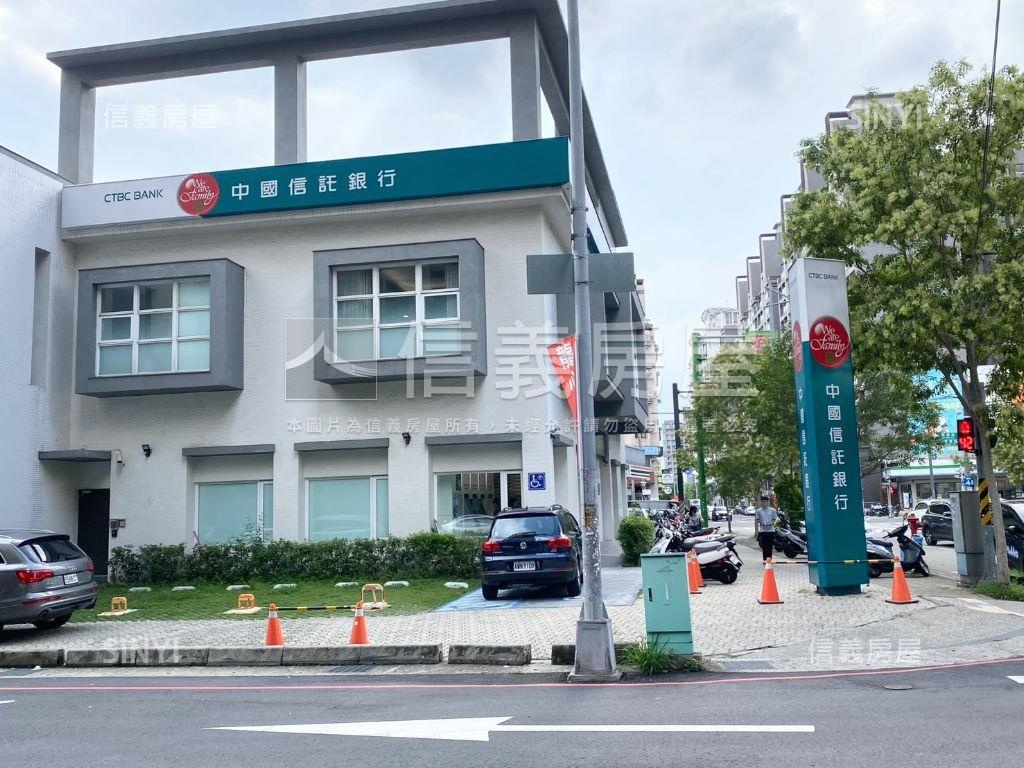 鉅虹曙光高樓層大三房平車房屋室內格局與周邊環境