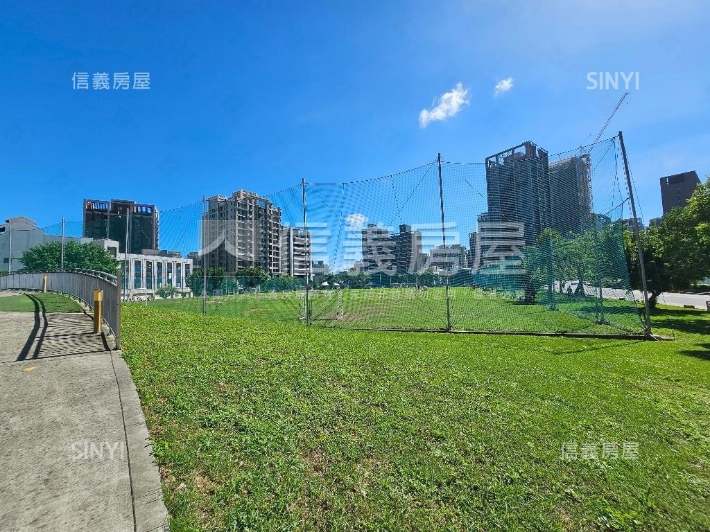 桃園中路。豪邸透天房屋室內格局與周邊環境