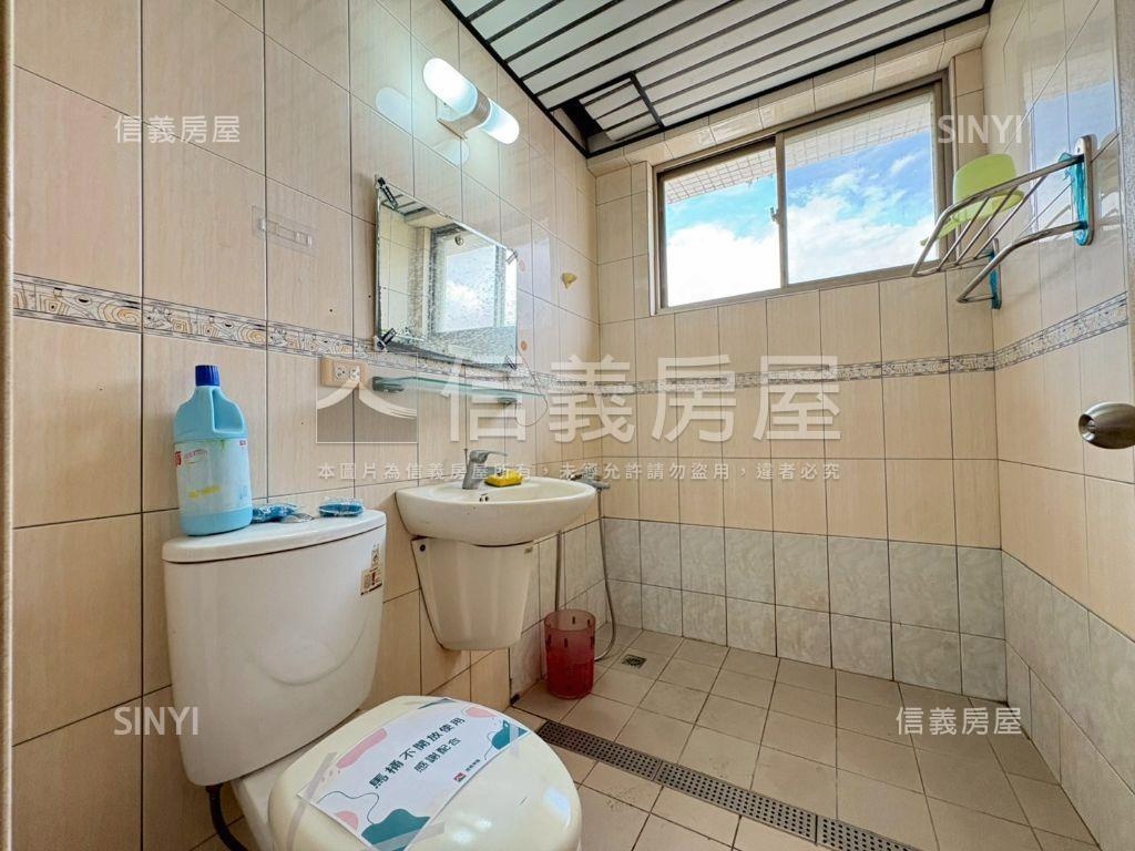 長榮新城Ａ區美景三房平車房屋室內格局與周邊環境