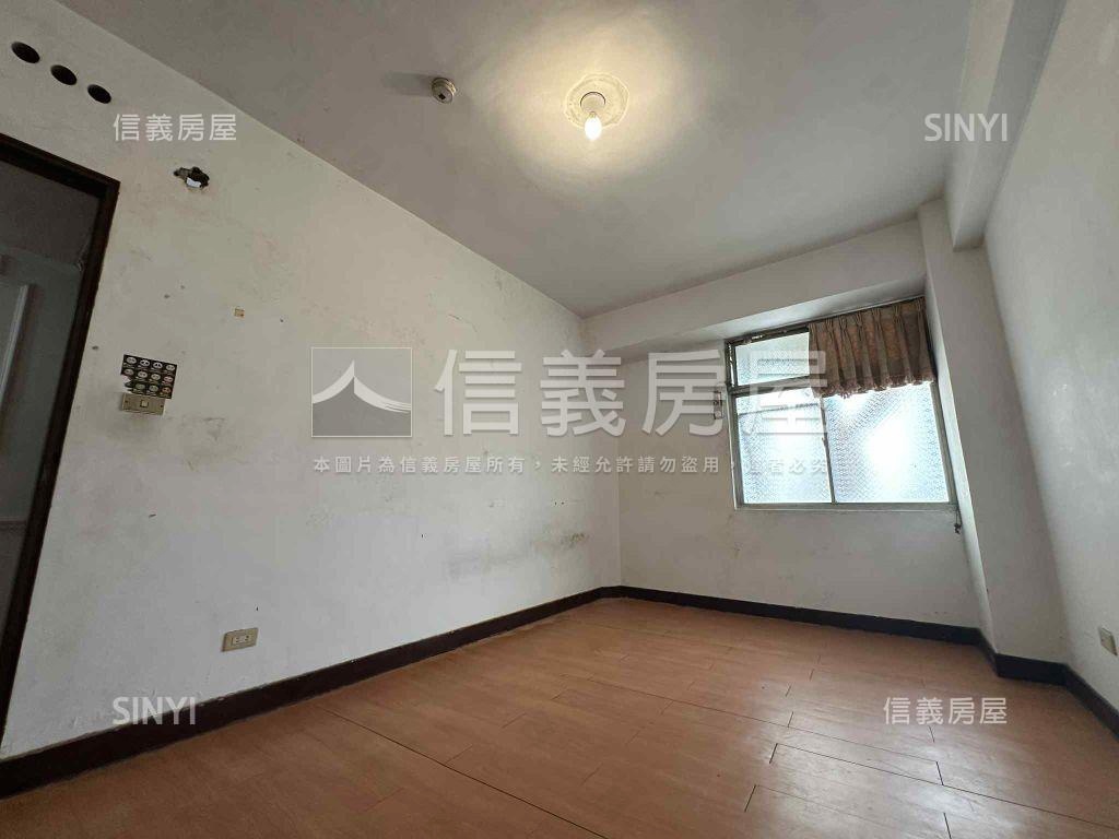 挹翠電梯低總大三房房屋室內格局與周邊環境