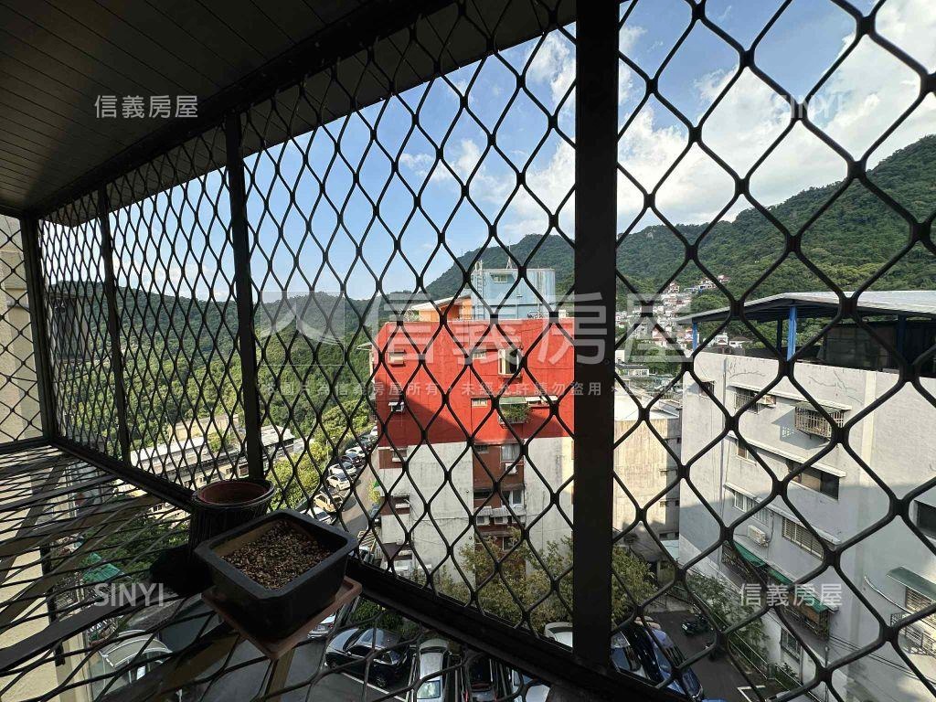 挹翠電梯低總大三房房屋室內格局與周邊環境