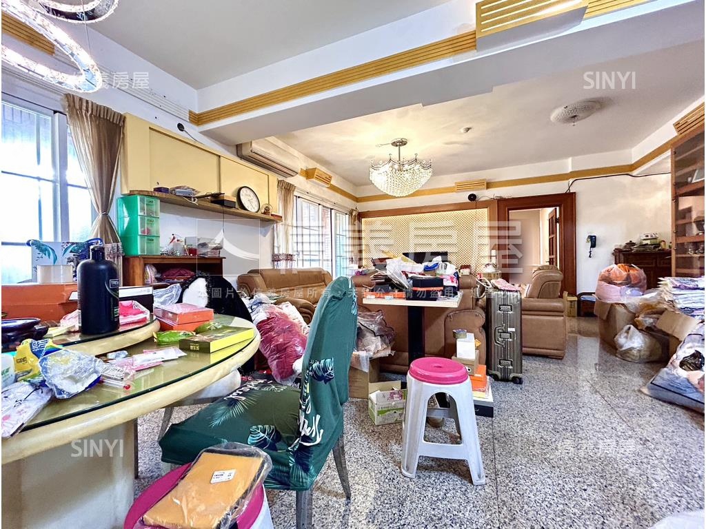 皇家之星大坪數五房雙平車房屋室內格局與周邊環境