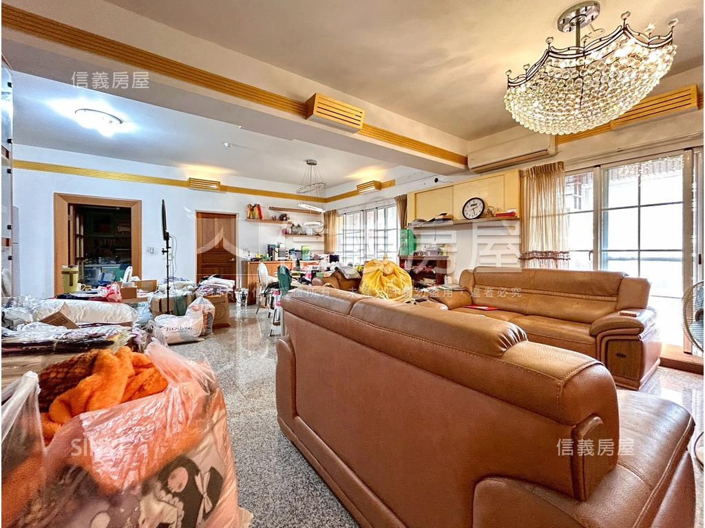 皇家之星大坪數五房雙平車房屋室內格局與周邊環境