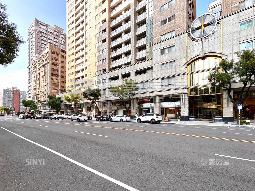 皇家之星大坪數五房雙平車房屋室內格局與周邊環境