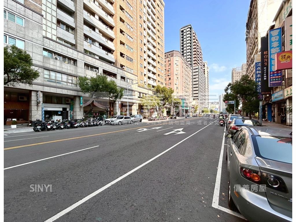 皇家之星大坪數五房雙平車房屋室內格局與周邊環境