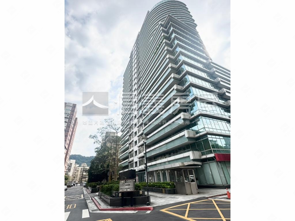 僑泰財經純辦景觀房屋室內格局與周邊環境
