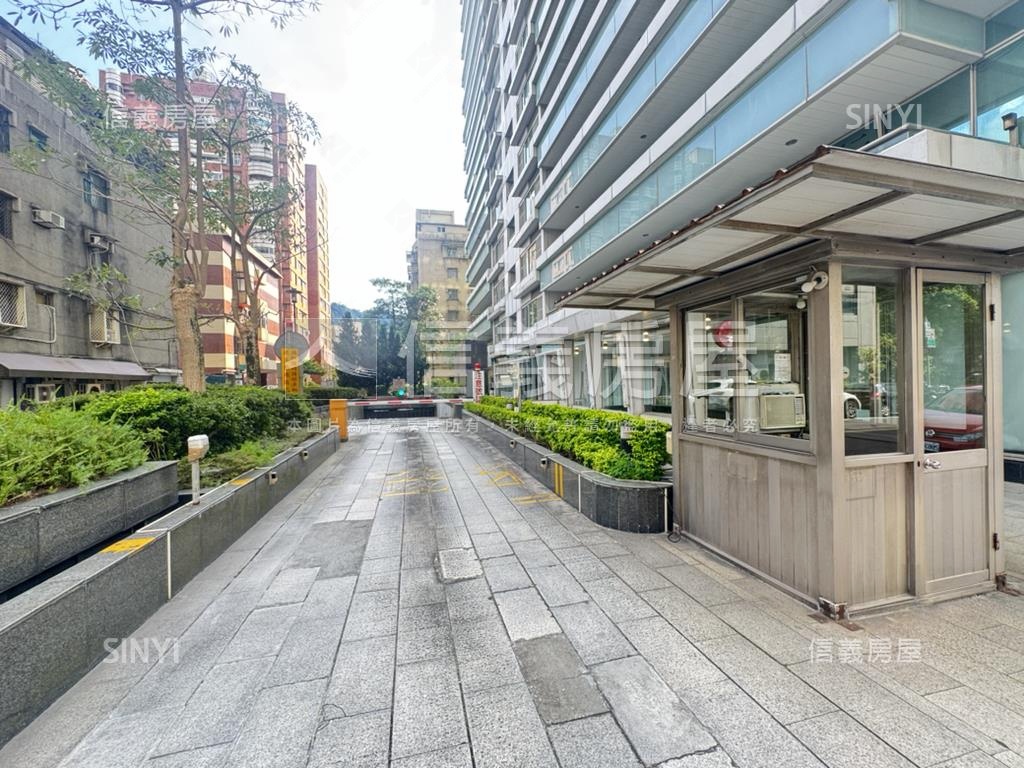 僑泰財經純辦景觀房屋室內格局與周邊環境