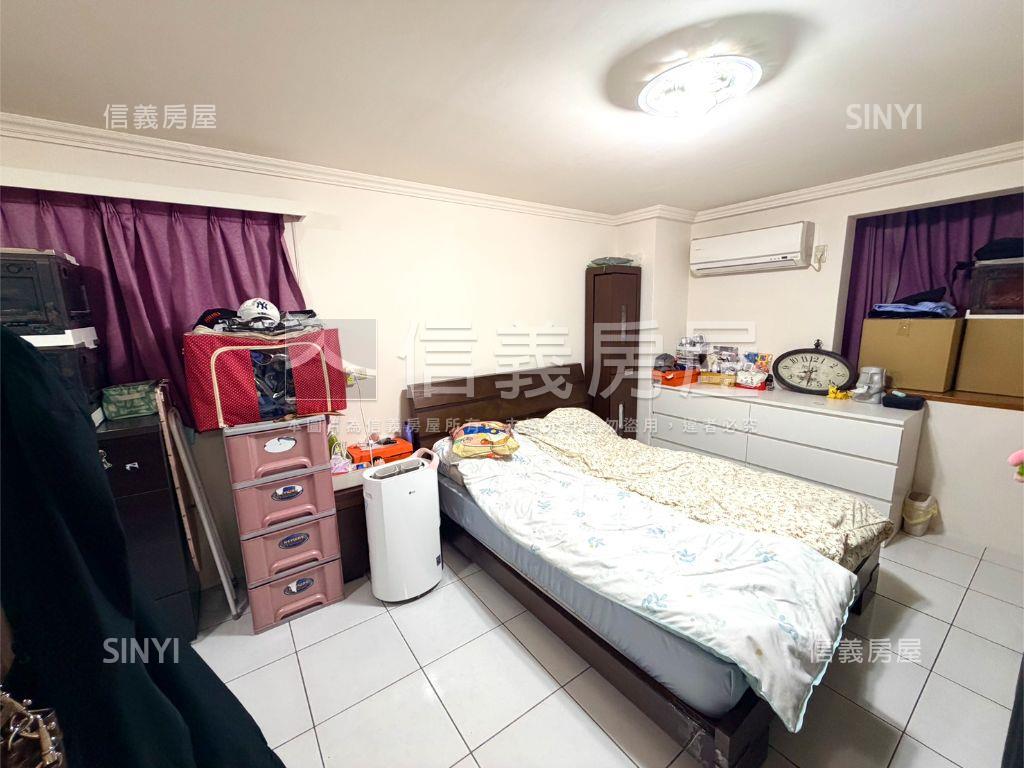 挑高世電美邸房屋室內格局與周邊環境