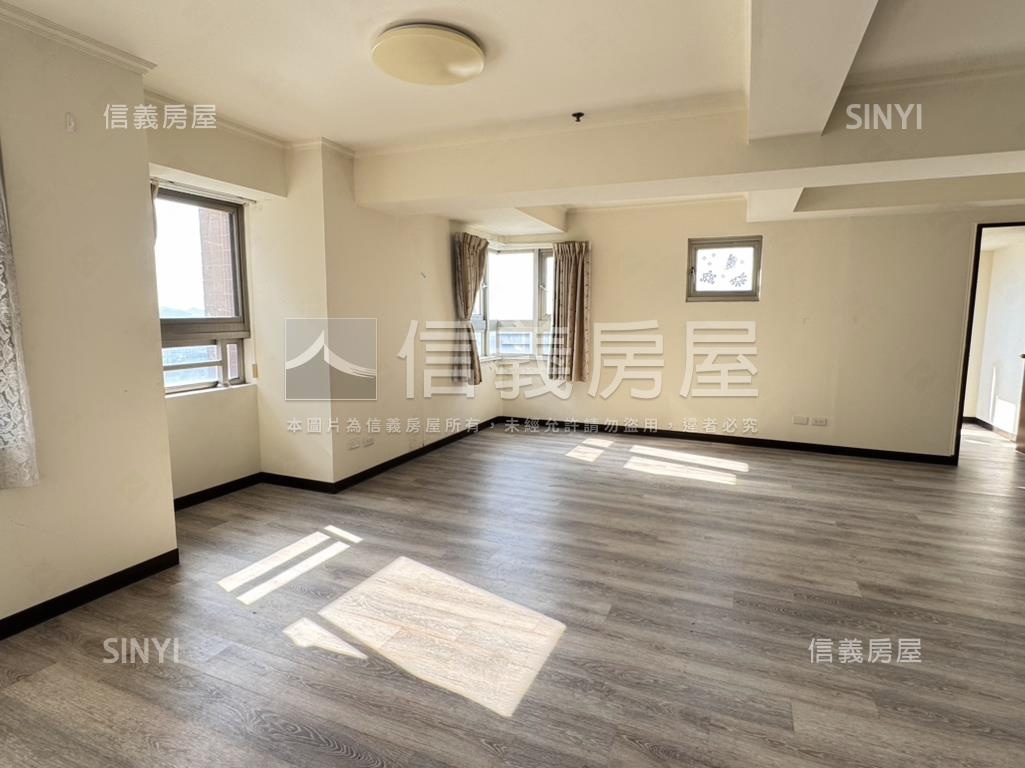 天闊高樓景觀車位房屋室內格局與周邊環境
