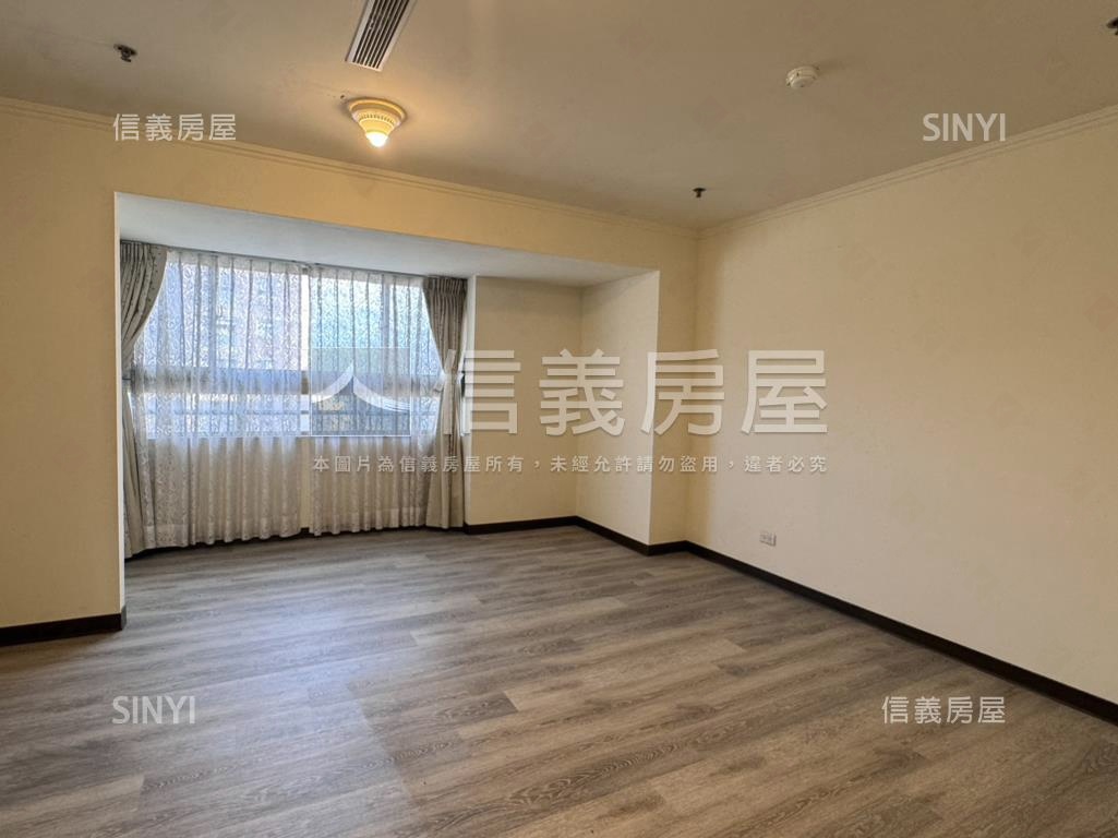 天闊高樓景觀車位房屋室內格局與周邊環境