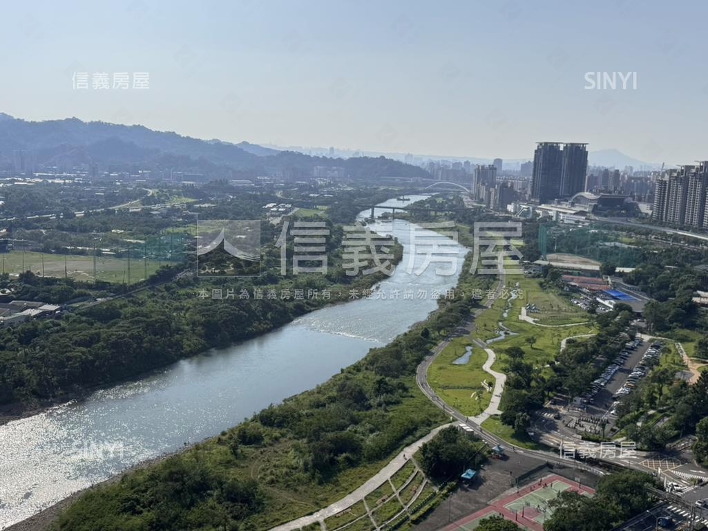 天闊高樓景觀車位房屋室內格局與周邊環境