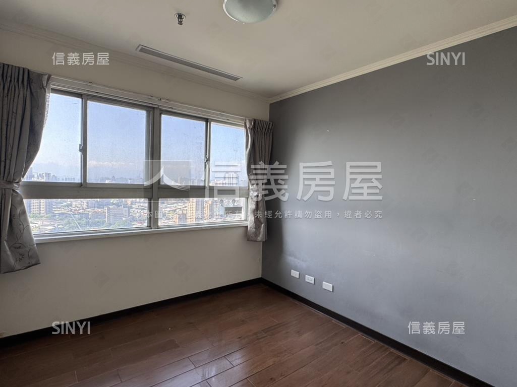 天闊高樓景觀車位房屋室內格局與周邊環境
