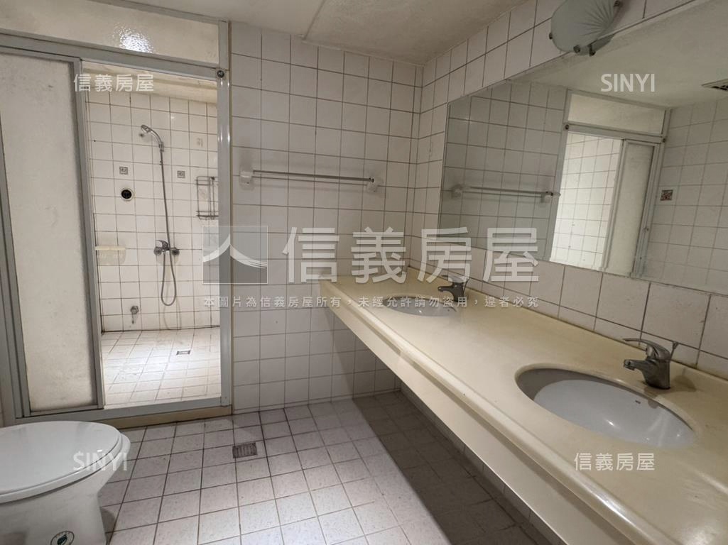 天闊高樓景觀車位房屋室內格局與周邊環境