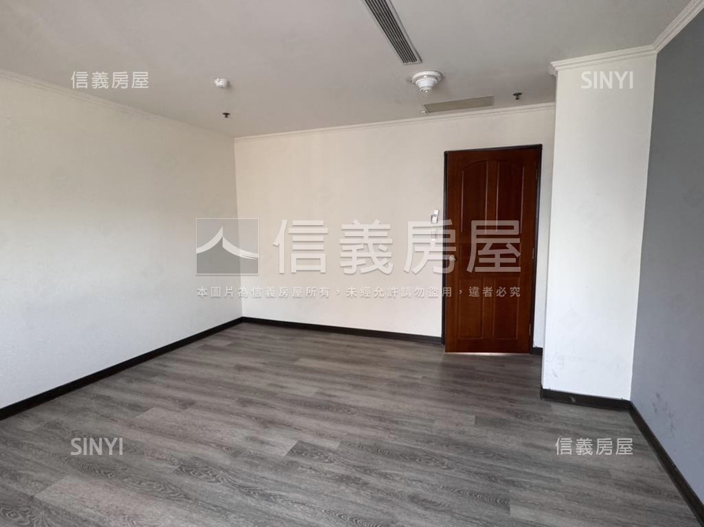 天闊高樓景觀車位房屋室內格局與周邊環境