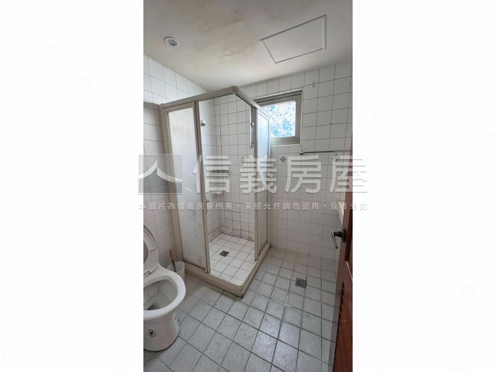 天闊高樓景觀車位房屋室內格局與周邊環境