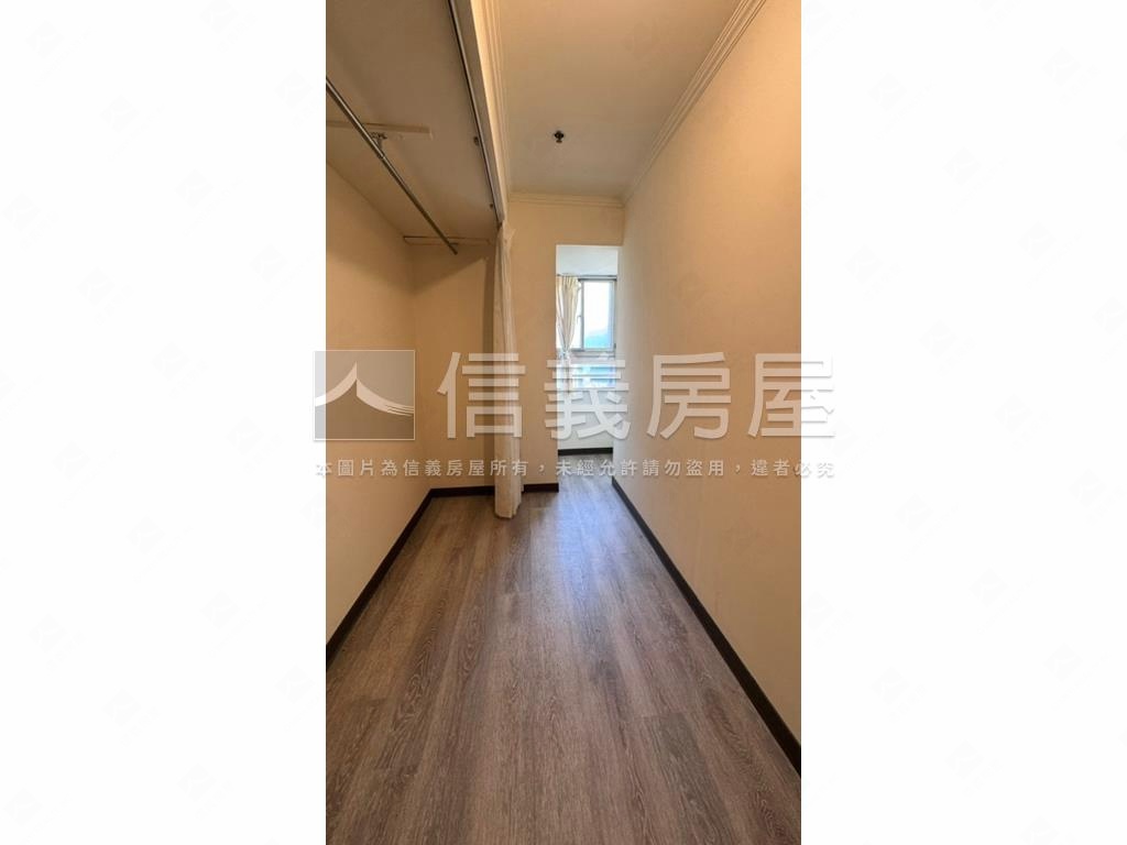天闊高樓景觀車位房屋室內格局與周邊環境